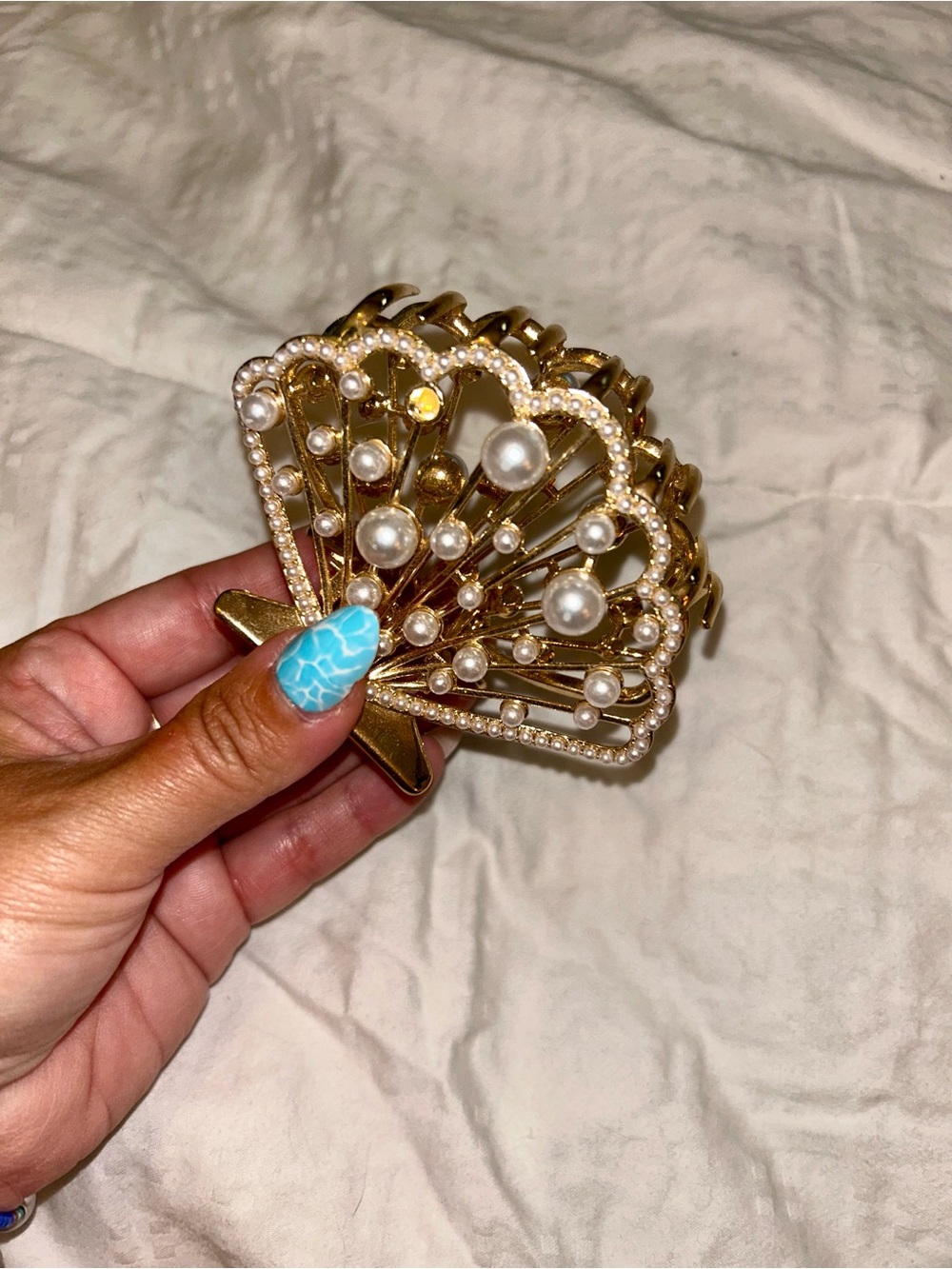 Gold Pearl Fan Claw Clip